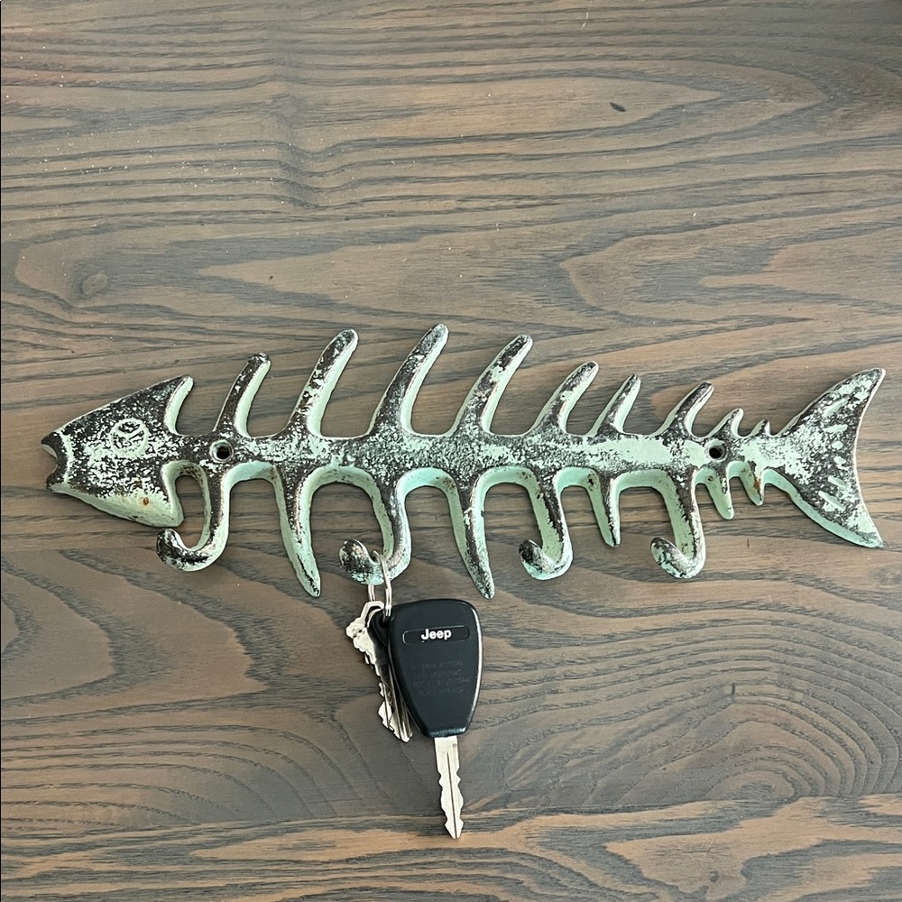 Decorative patina wrought iron Fish Bone Wall Hook - Picture 2 of 3